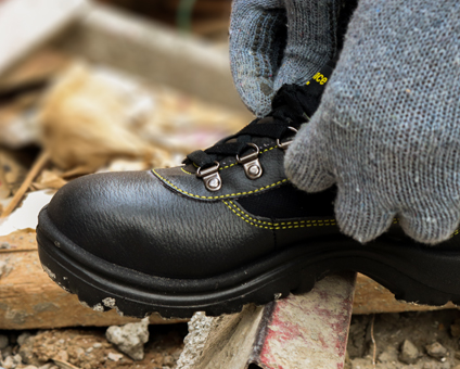 How to Maintain and Extend the Life of Your Safety Shoes